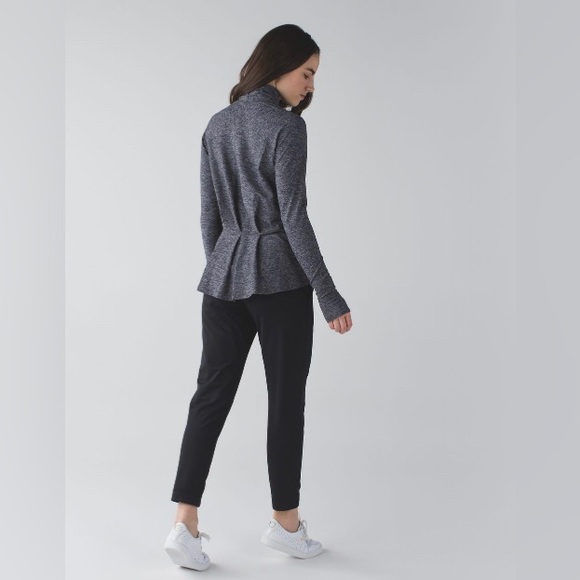 Lululemon Warm Your Core Long Sleeve Tee Heathered Black size 6 - Picture 1 of 14